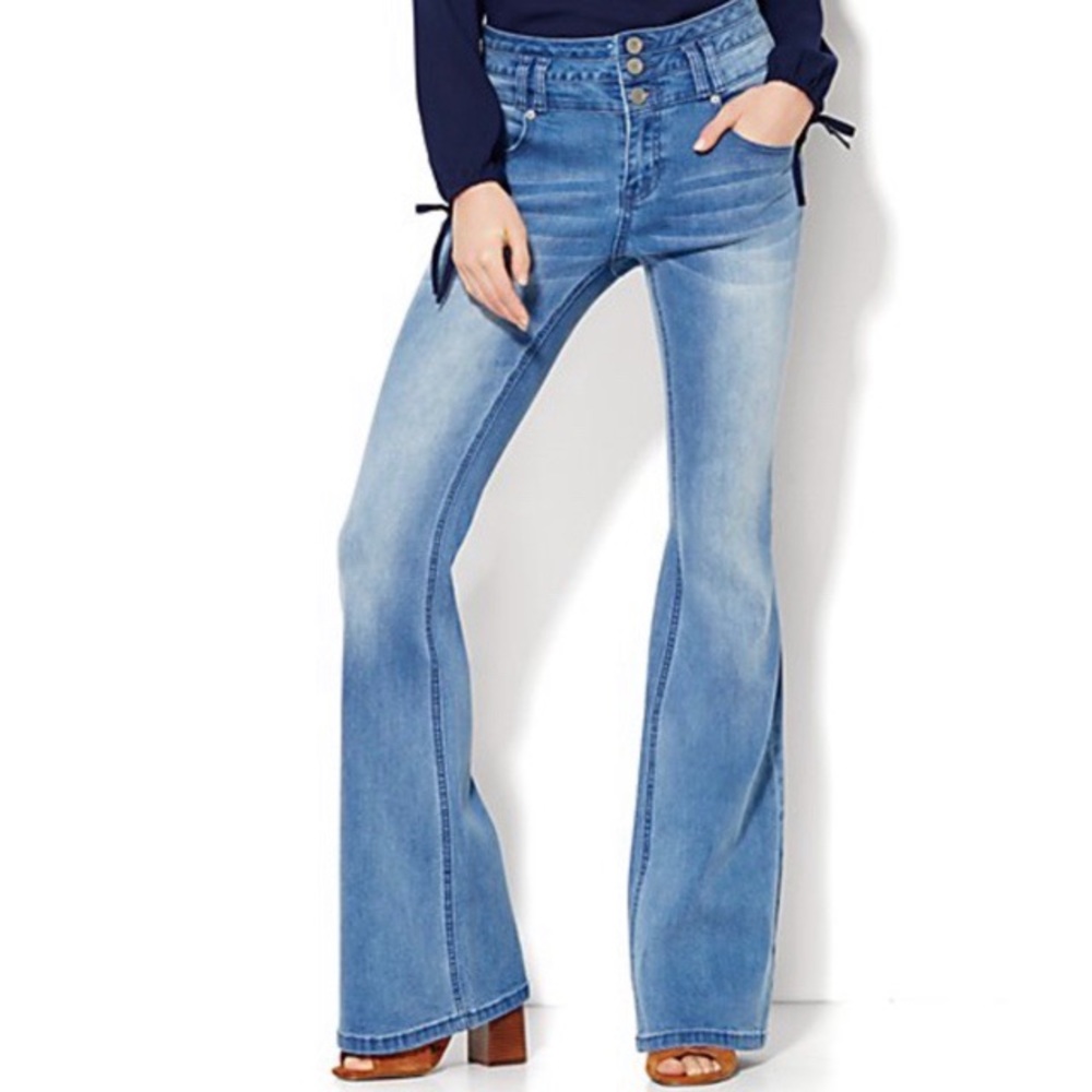 ‼️RARE ‼️- NY&C BELL BOTTOMS/FLARE JEANS